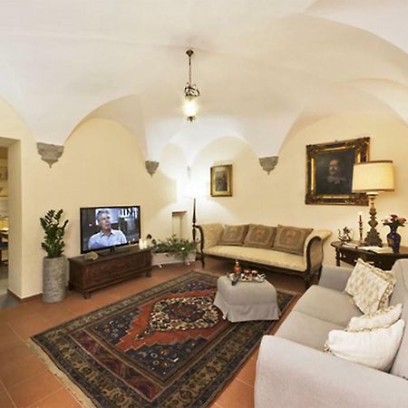 Via Dei Fossi Apartment فلورنس المظهر الخارجي الصورة