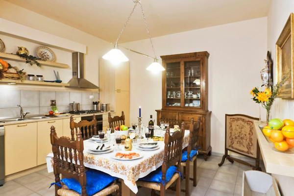 Via Dei Fossi Apartment فلورنس المظهر الخارجي الصورة