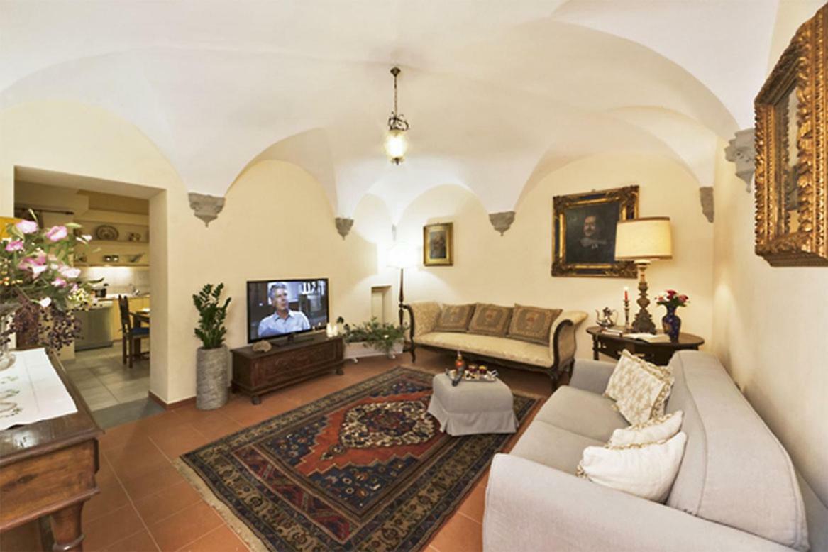 Via Dei Fossi Apartment فلورنس المظهر الخارجي الصورة