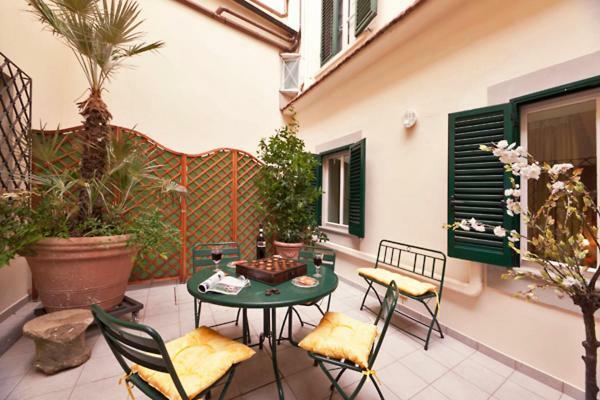 Via Dei Fossi Apartment فلورنس المظهر الخارجي الصورة